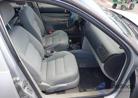 2006 Volkswagen Golf Gls из США, поврежденный, VIN 9BWGL61J864002554